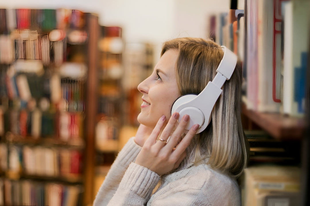 Earbuds And Headphones For Clear Audio